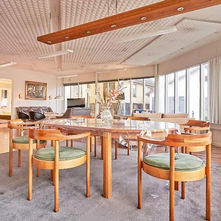 6 Person Holiday In